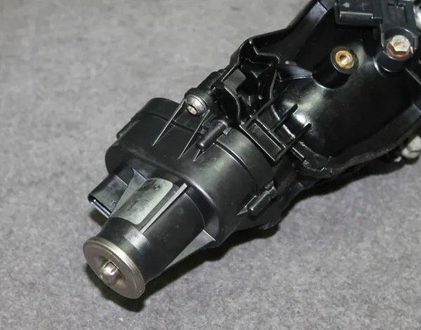 OEM 8507233 Imusarjan Läppä BMW N57 3.0D image 3
