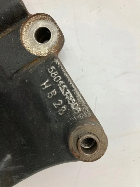 Base montaje bomba A/C Iveco OEM 114477N - Usado image 3