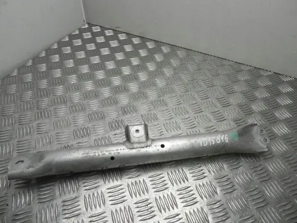 Tesla Model S 2015 Halterung OEM 1003617-00-E-01 image 2