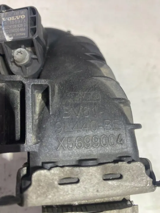 Begagnad Volvo laddluftkylare OEM BV61-9L440-BE V40 image 6