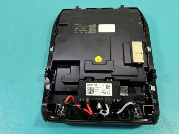 Luz de cabina OEM 5H0959561AA para Cupra Formentor image 7