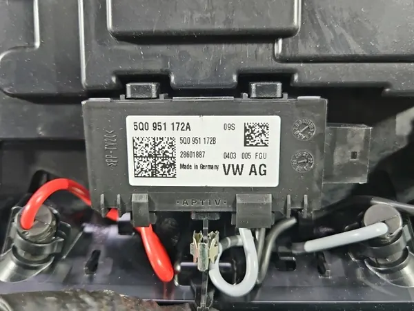 Luz de cabina OEM 5H0959561AA para Cupra Formentor image 8