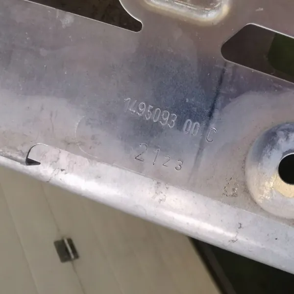 Tesla Model Y bovenste bumperbalk OEM 149509300C image 4