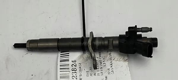 Injecteur Volvo V60 d'occasion - Pièce OEM image 2