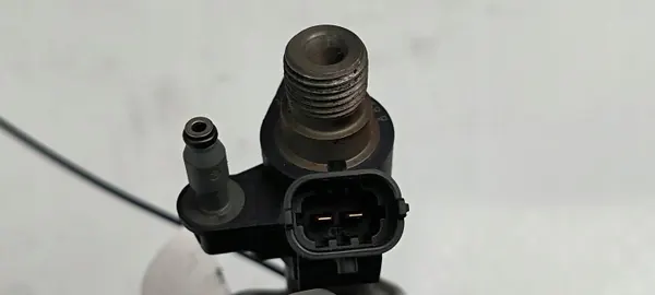 Injecteur Volvo V60 d'occasion - Pièce OEM image 3