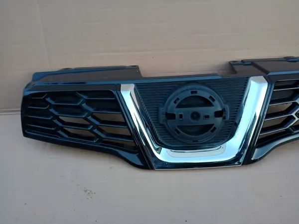 NISSAN QASHQAI J10 Grill 2010- OEM 62310 BR00A image 2