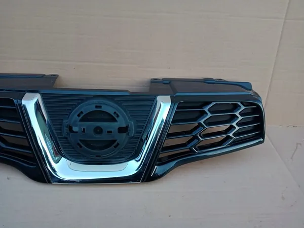 NISSAN QASHQAI J10 Grill 2010- OEM 62310 BR00A image 3