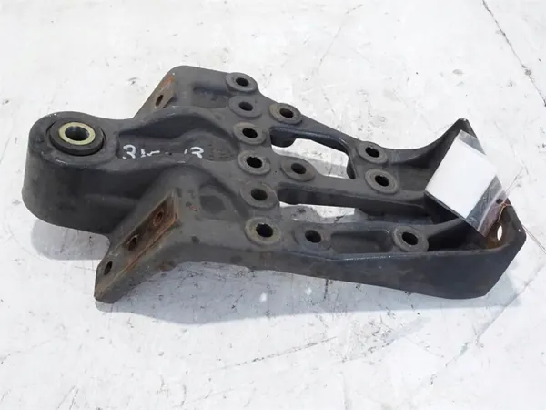 Support ressort arrière droit OEM A8603223323 Mercedes image 2