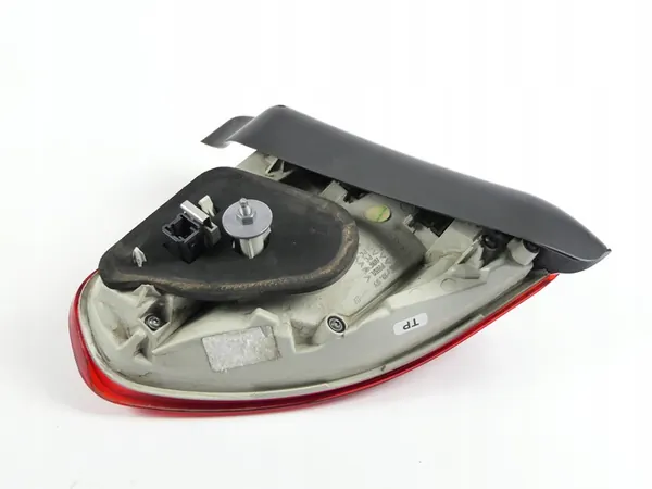 Luz trasera derecha para Peugeot 2008 I 13-16r. OEM image 5
