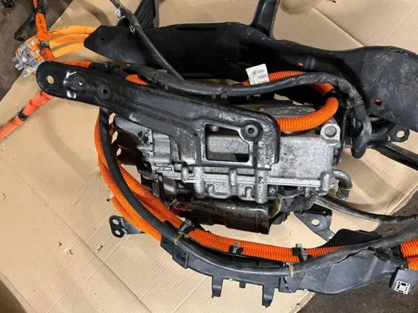 Peça Mercedes-Benz A1679001018 Usada OEM - 2.1L Híbrido image 3