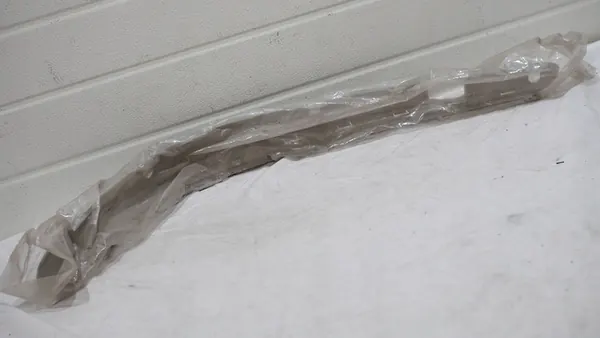 Mercedes-Benz E W211 Moldura do para-choque dianteiro image 2