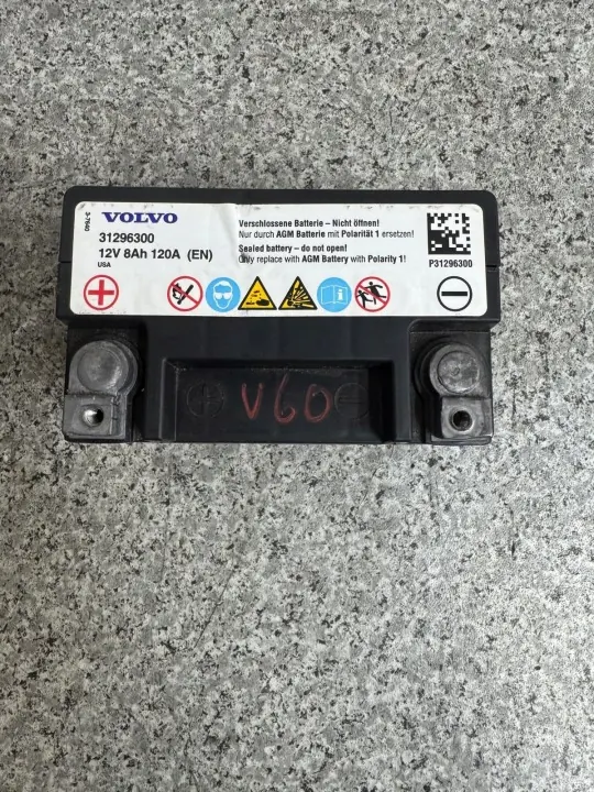 Bateria auxiliar Volvo 31296300 8Ah Start-Stop image 2