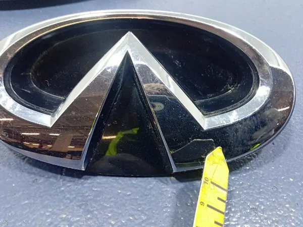 INFINITI Q50 LIFT 17-21 GRILL LOGO 284384BA5C image 5