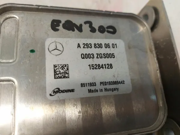 Mercedes A2938300601 waterkoelklep voor EQV W447 image 5