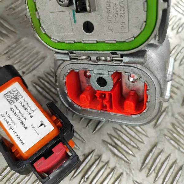 Cable de carga batería Tesla Model 3 OEM 150939510B image 7