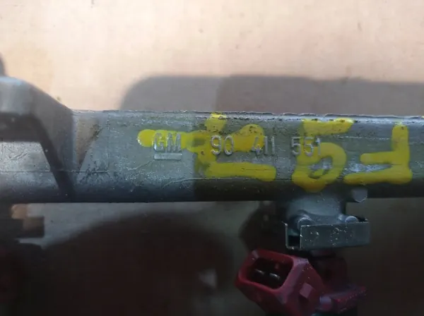 Brandstofrail Injectoren Opel 2.0 16V image 3