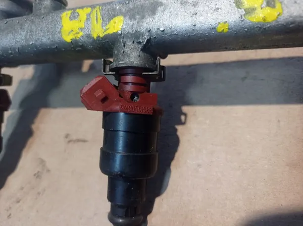 Brandstofrail Injectoren Opel 2.0 16V image 5