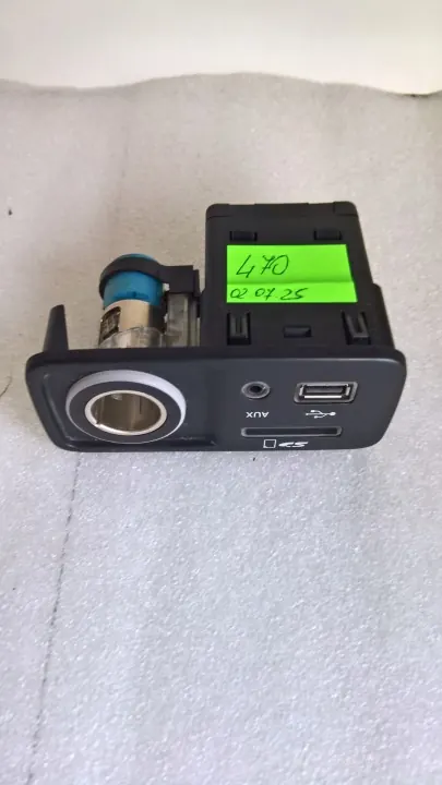 SD-kaartlezer USB Aux Aansluiting Jeep Cherokee OEM 68139536AC image 3