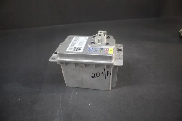 Batería Auxiliar Tesla OEM 3N5AQ2W64N3N - Usada image 2
