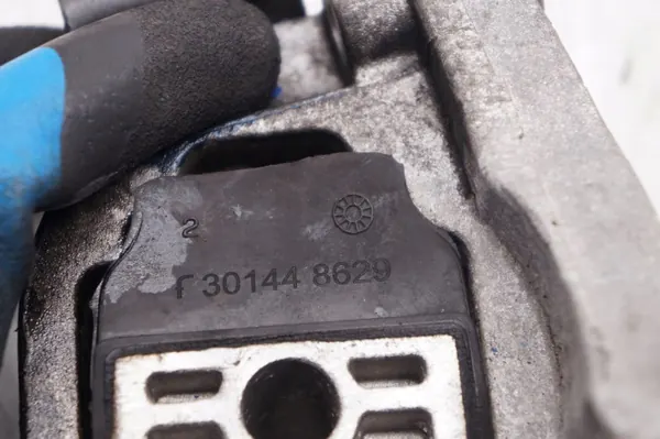 Motorfäste OEM 301448629 för Volvo D5244T image 6