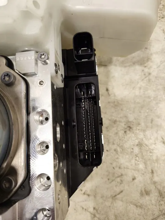 Bomba de freio BMW i4 2023 5A7D048 image 6