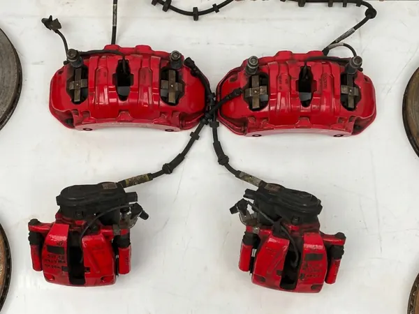 Conjunto discos e pinças Porsche Macan OEM 95B615106E image 3