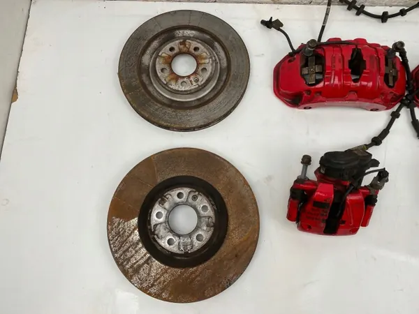 Conjunto discos e pinças Porsche Macan OEM 95B615106E image 4