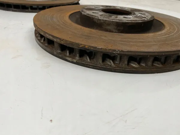 Conjunto discos e pinças Porsche Macan OEM 95B615106E image 9