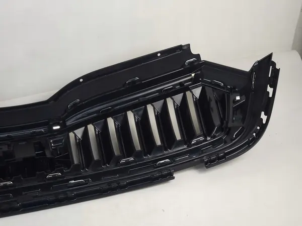 SKODA OCTAVIA IV 2020- Center Grill Frame OEM image 8