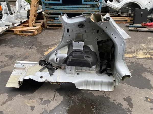 MG ZS EV 2022 taka oikea kulmapaneeli OEM 217621 image 3