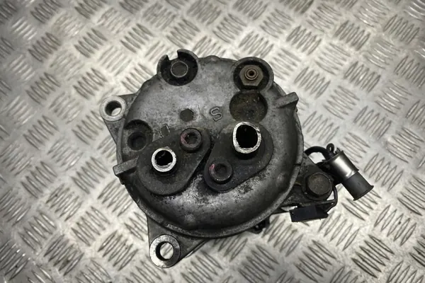 Compressore aria condizionata VOLVO V70 II 2.5L diesel image 4