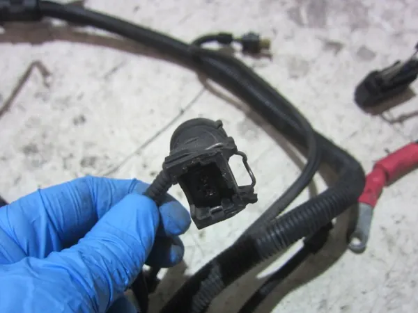 Harness Motor BMW OEM 12518605140 - Usado image 7