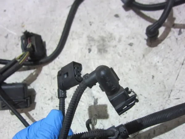 Harness Motor BMW OEM 12518605140 - Usado image 9