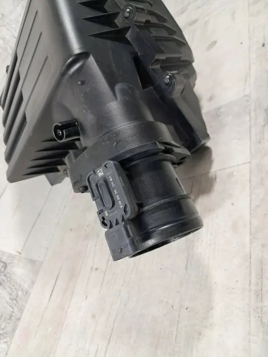 OEM 5QA129601B Ilmansuodinkotelo VW Touranille image 4