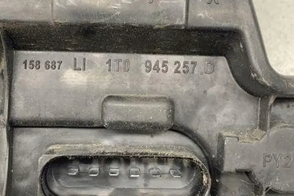 Rear Lamp Contacts VW TOURAN 1T0945257D image 2