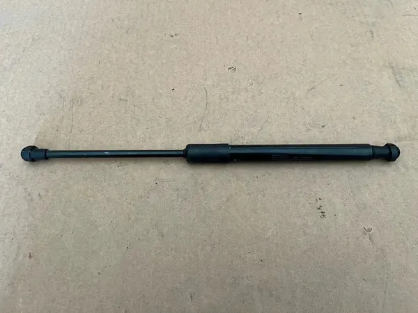 Audi A4 8W Motorhuv Lift Support 8W0823359A image 2