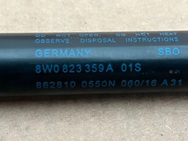 Audi A4 8W Motorhuv Lift Support 8W0823359A image 3
