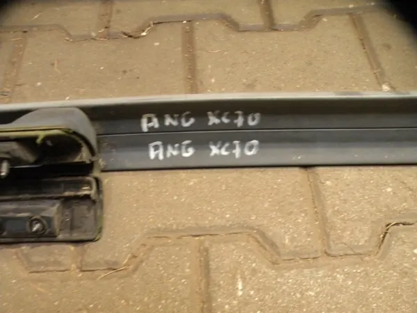 Volvo XC70 dakdragers OEM XC70 relingi - Gebruikt image 9