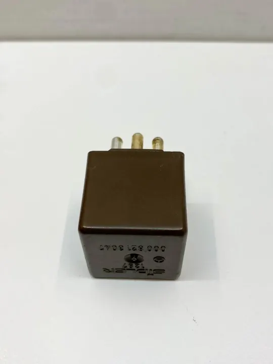 Relais OEM 0008213047 pour Mercedes-Benz SL R107 image 2