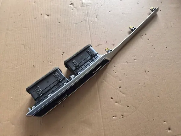MG ZS 19- Lift 2023 Mittel-Lüftungsgitter OEM 10261261 image 6
