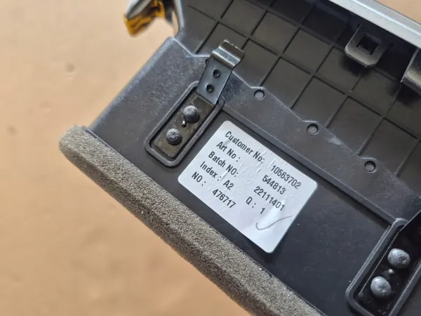MG ZS 19- Lift 2023 Mittel-Lüftungsgitter OEM 10261261 image 8