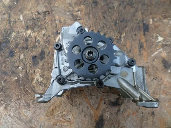 Bomba de óleo BMW usada OEM 151108 motor B47 2.0D image 5