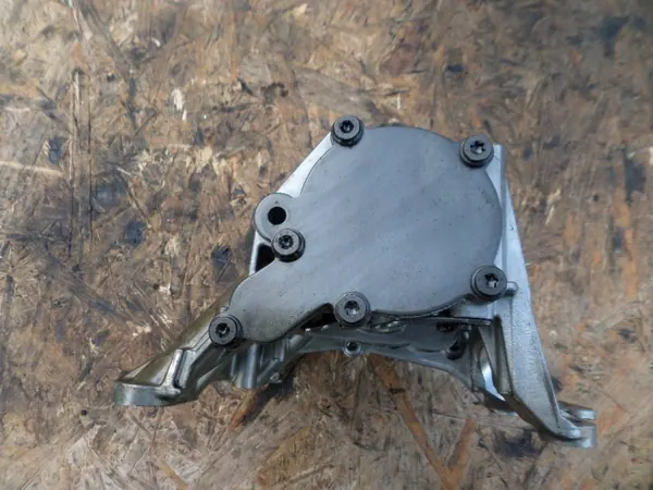 Bomba de óleo BMW usada OEM 151108 motor B47 2.0D image 6