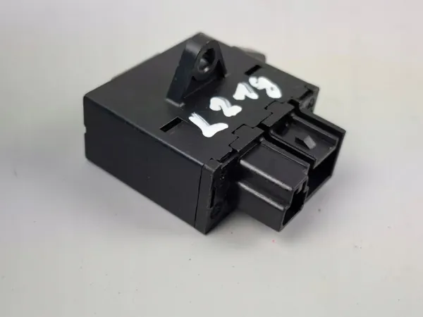 Enchufe USB OEM 00505493820 para Alfa Romeo Stelvio image 4