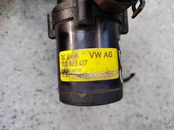 Extra vattenpump 7E0963417 VW Transporter T5 Lift image 4
