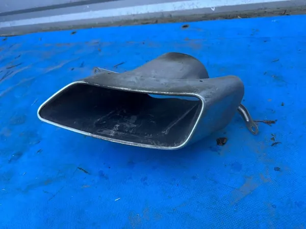 Audi A4 A5 B9 Terminal Escape Esquerdo OEM 8W0253825L image 3