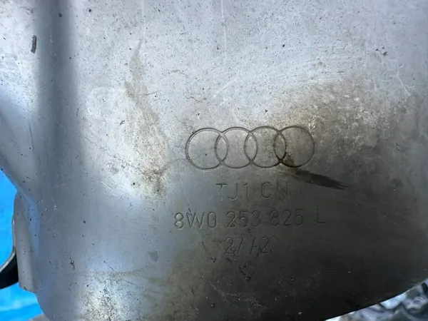 Audi A4 A5 B9 Terminal Escape Esquerdo OEM 8W0253825L image 5