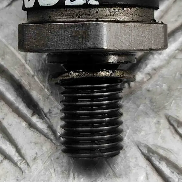 Oljetryckssensor BMW B47 F15 F25 F30 G11 G30 8614494 image 5