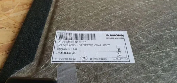 Alfombrilla de maletero Mercedes A W177 OEM A1766800042 image 4