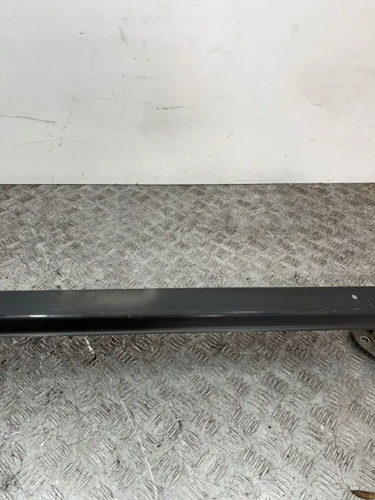 OEM 89673421 Viga parachoques trasero Toyota Yaris II image 3